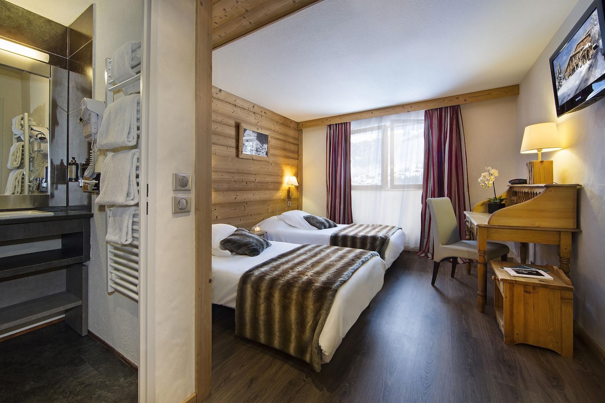 Hotel Alpen Roc La Clusaz Bagian luar foto