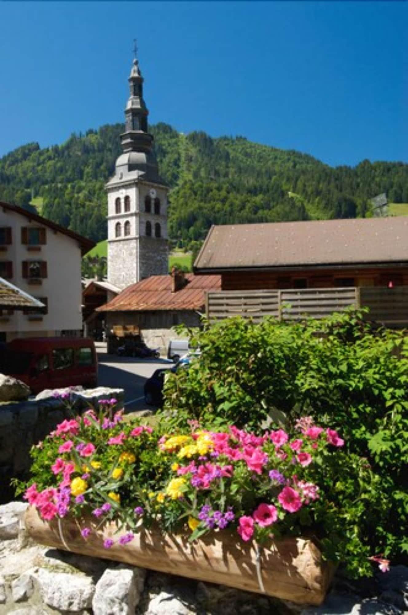 Hotel Alpen Roc La Clusaz Bagian luar foto