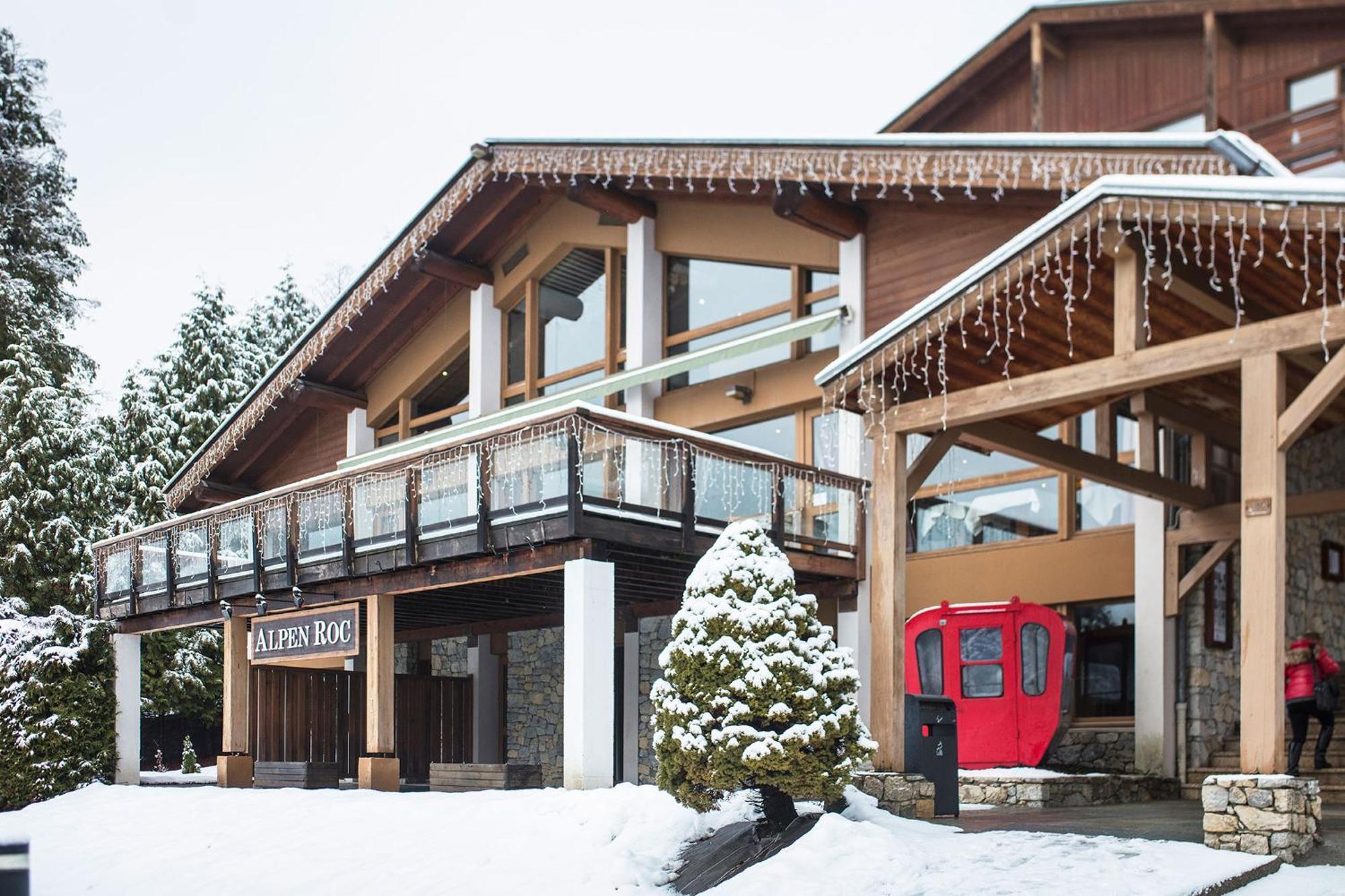 Hotel Alpen Roc La Clusaz Bagian luar foto