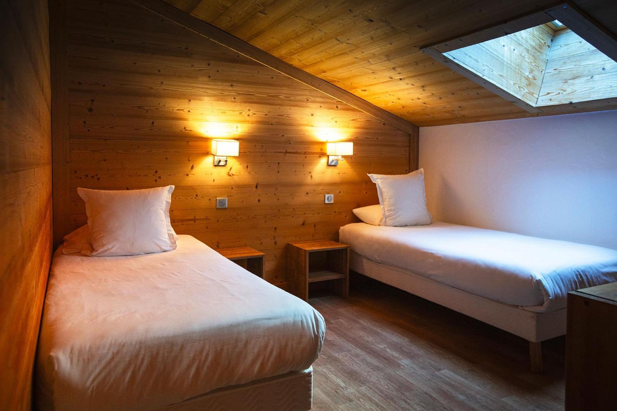 Hotel Alpen Roc La Clusaz Bagian luar foto