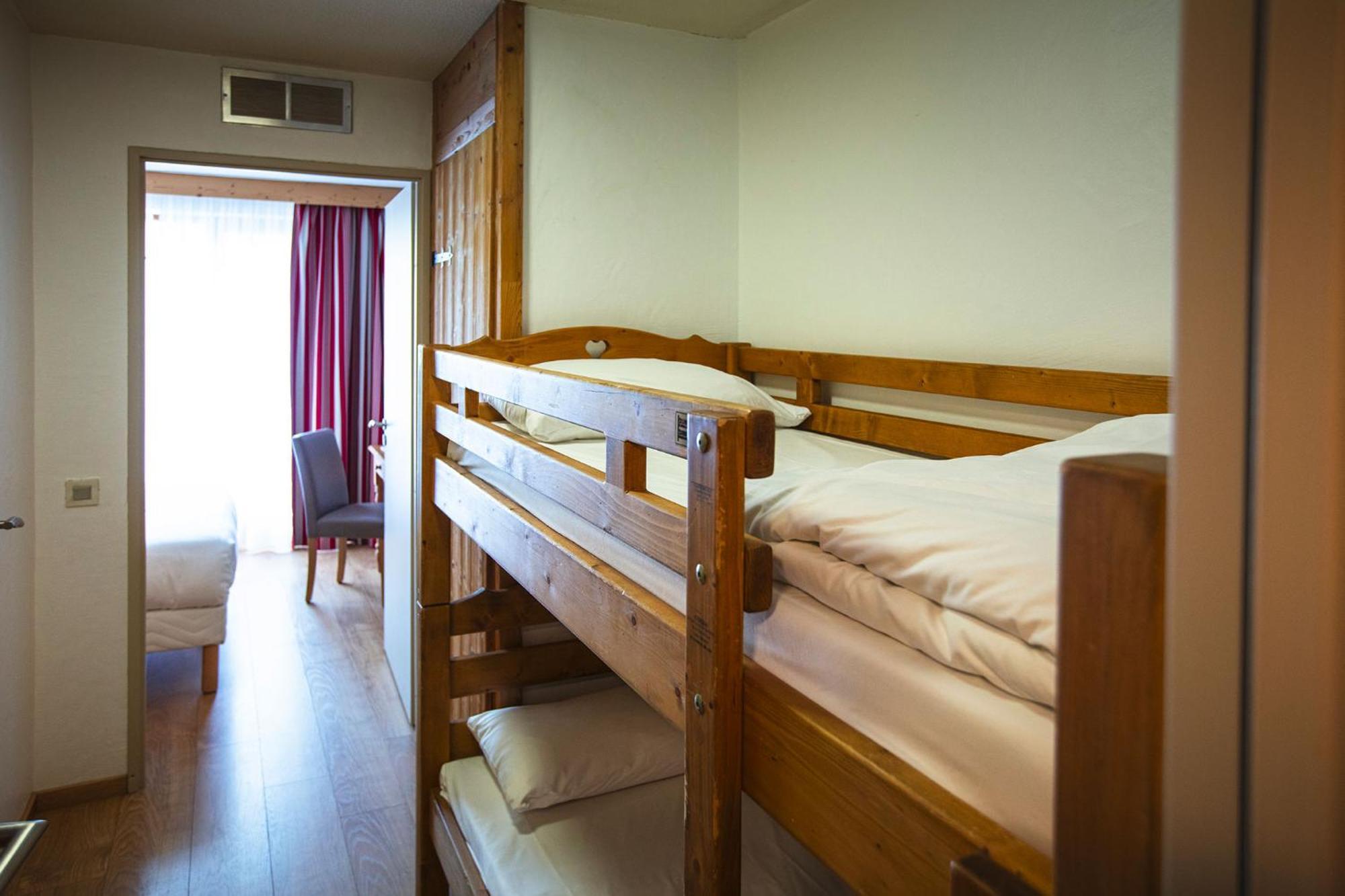 Hotel Alpen Roc La Clusaz Bagian luar foto