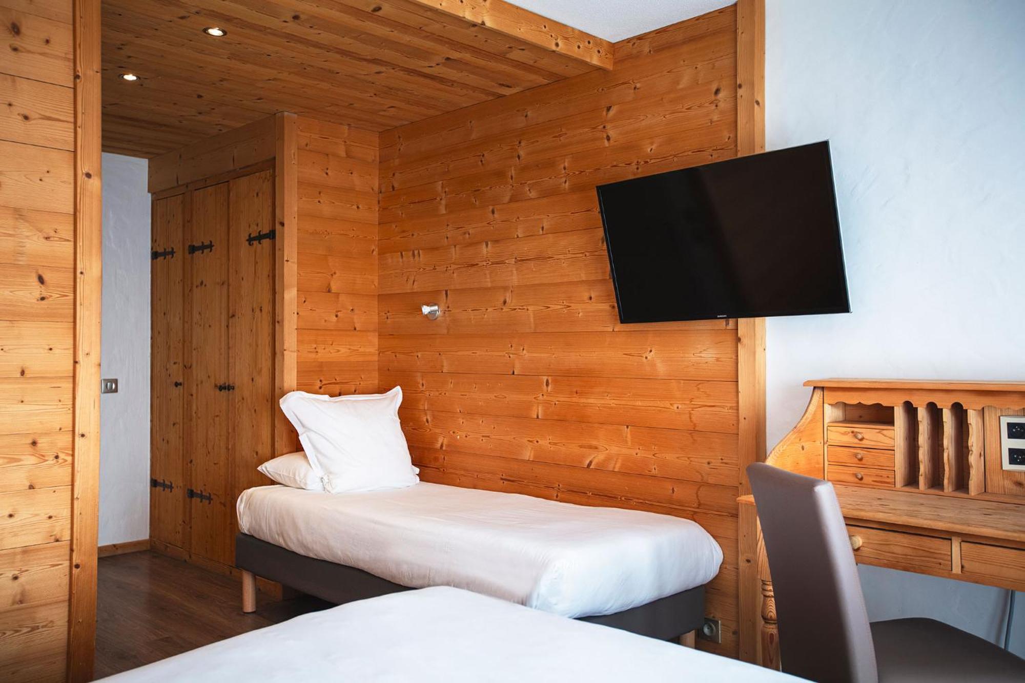 Hotel Alpen Roc La Clusaz Bagian luar foto