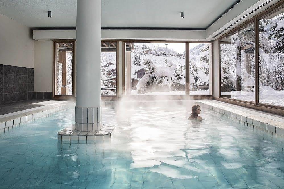 Hotel Alpen Roc La Clusaz Bagian luar foto